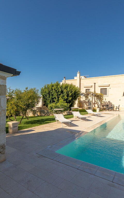 Villa Icaria: bassin, Extérieur, Extérieurs