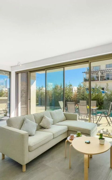 Azure Seaview- Garnet Villa: Salon