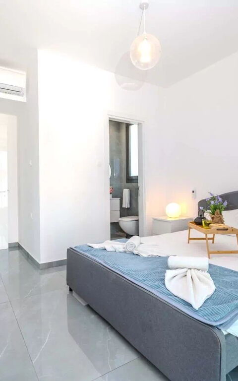 By the Beach - Aura Villa: chambre à coucher
