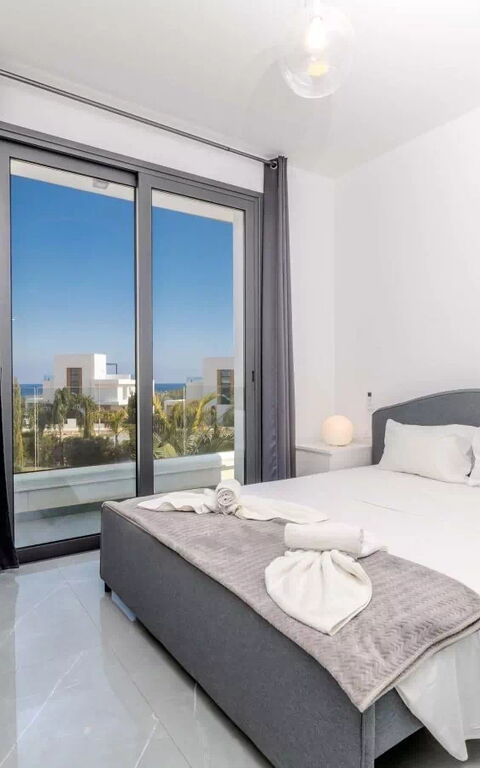 By the Beach - Aura Villa: chambre à coucher