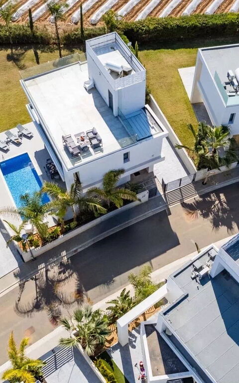 By the Beach - Aura Villa: Vues