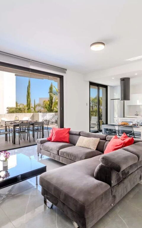 By the Beach - Aura Villa: Salon