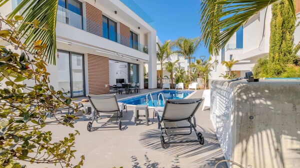 By the Beach - Aura Villa: bassin, Extérieur, Extérieurs