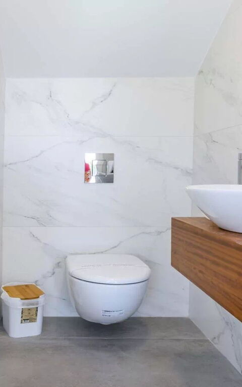 By the Beach - Blue Topaz Villa: Salle de bain