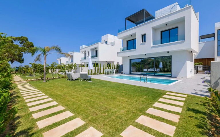 By the Beach - Blue Topaz Villa: bassin, Extérieur, Extérieurs, Jardin