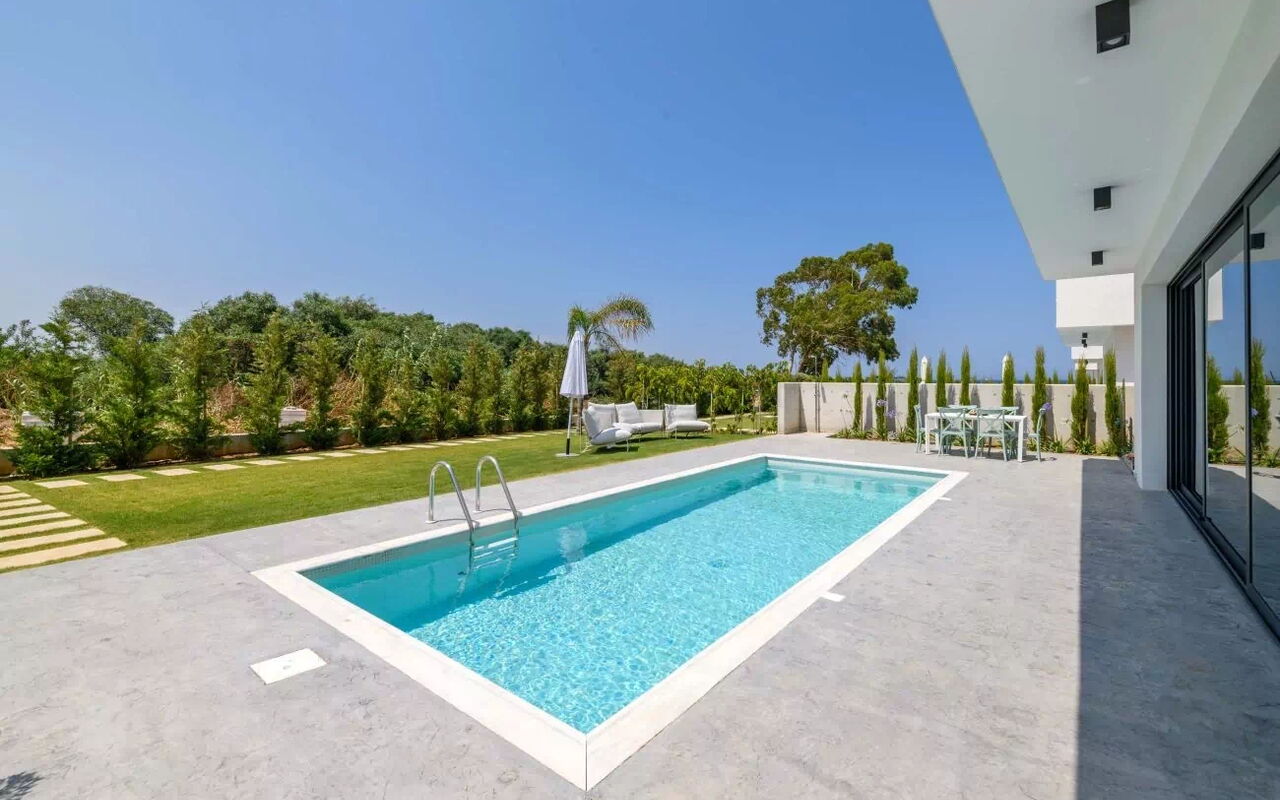 By the Beach - Blue Topaz Villa: bassin, Extérieur, Extérieurs, Jardin