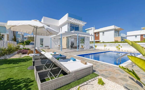 Mylos Lifestyle Seaview Villa #15: bassin, Jardin