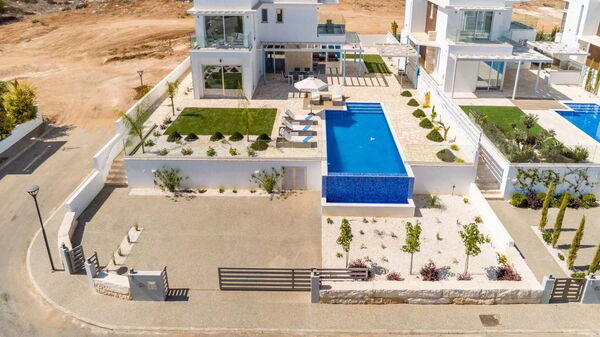 Mylos Lifestyle Seaview Villa #21: bassin