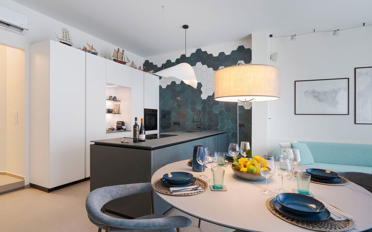 La Prua Apartament: Cuisine, Salle à manger, Salon