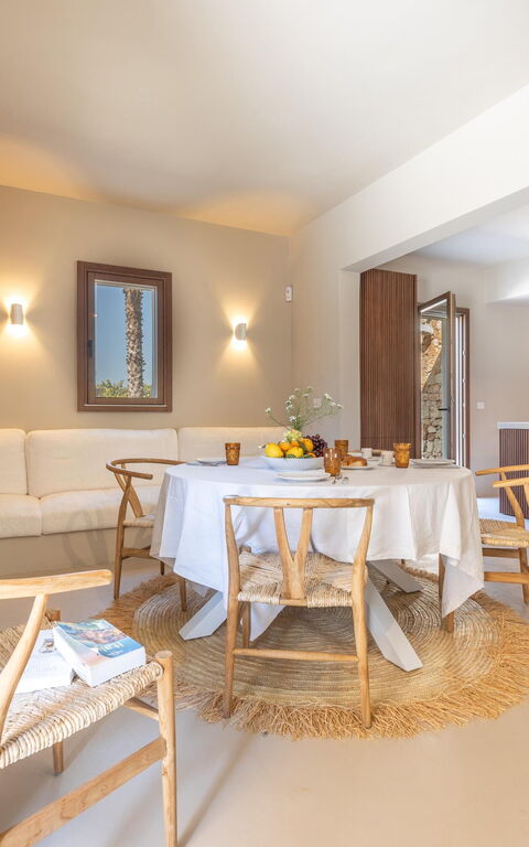 Villa Panacea: Salle à manger, Salon