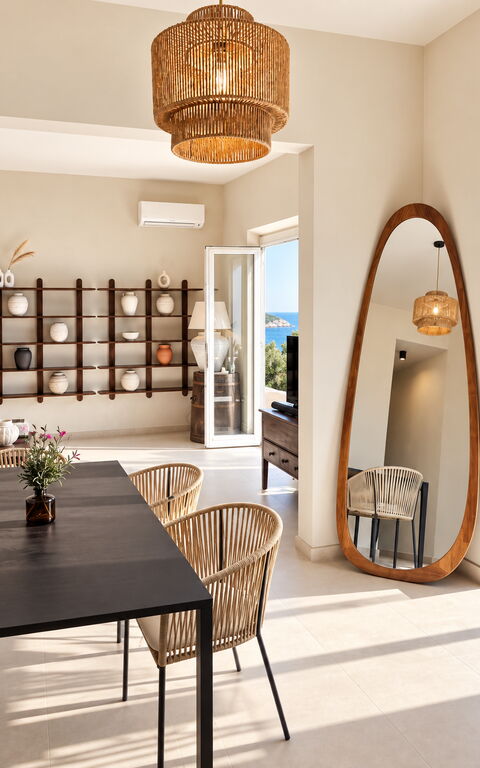 Roc Villa: Salle à manger, Salon