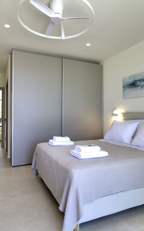 Villa Watanave: chambre à coucher