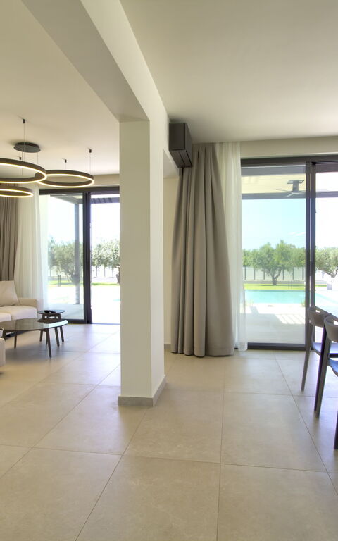 Villa Watanave: Salle à manger, Salon