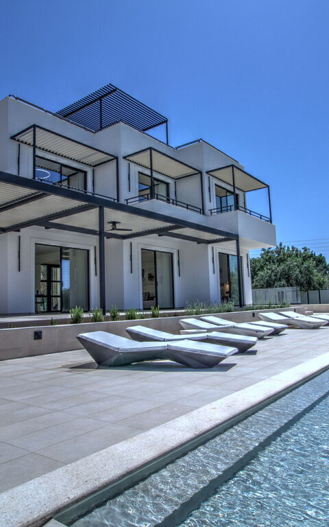 Villa Watanave: Balcon / Terrasse / Patio, bassin, Été, Extérieur, Extérieurs, Printemps